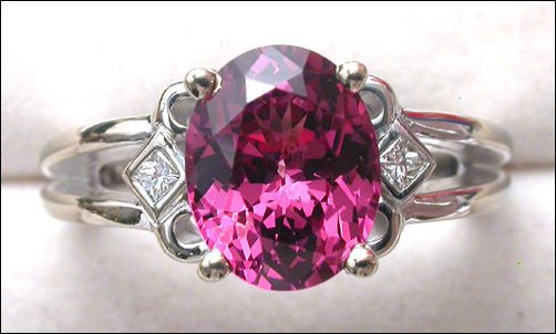 CEYLON GARNET IN 14K GOLD RING  -- 2.85 Ct.., Size 7